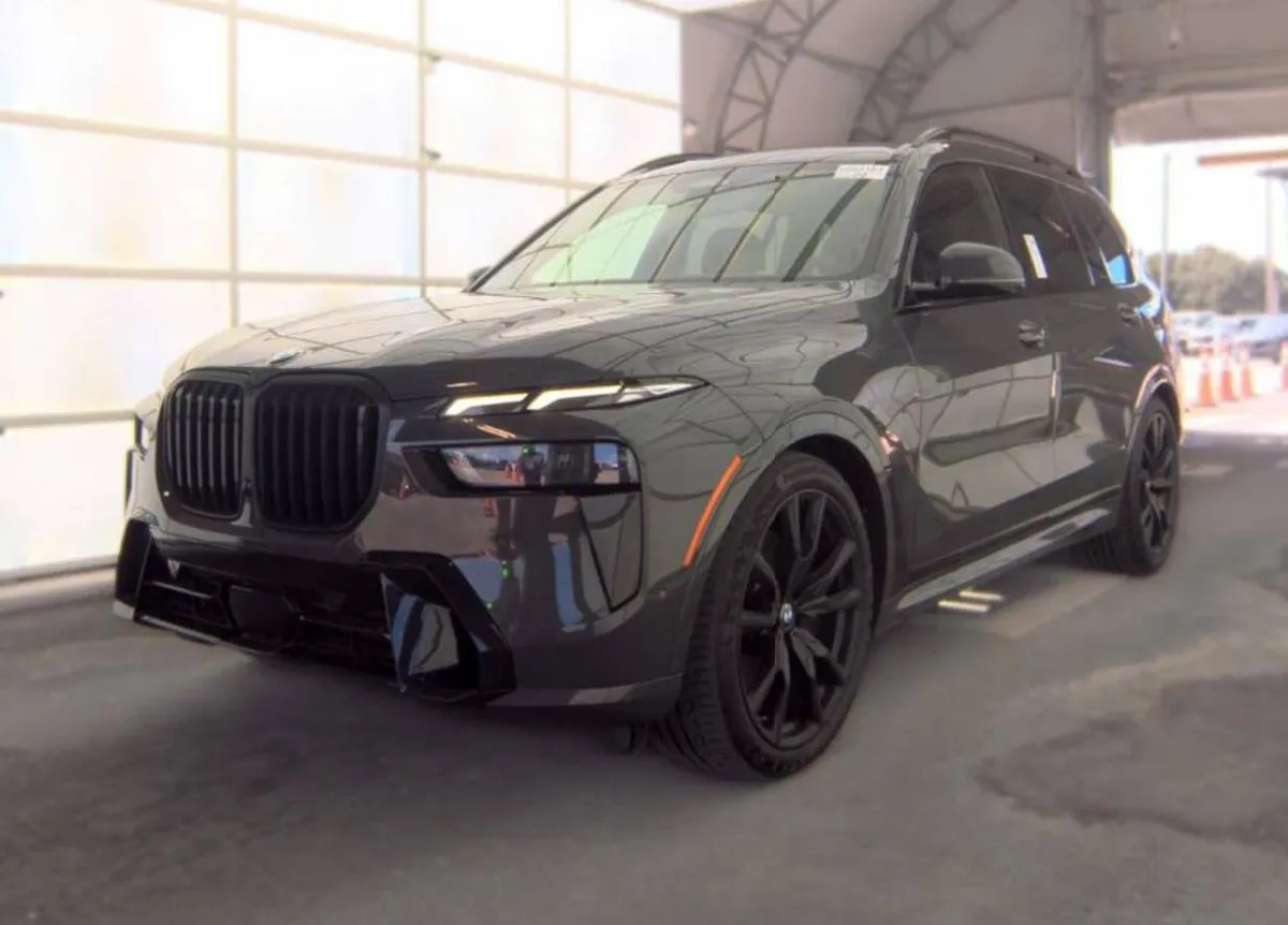 BMW X7 SPORTS ACTIVITY VEHICLE 2023