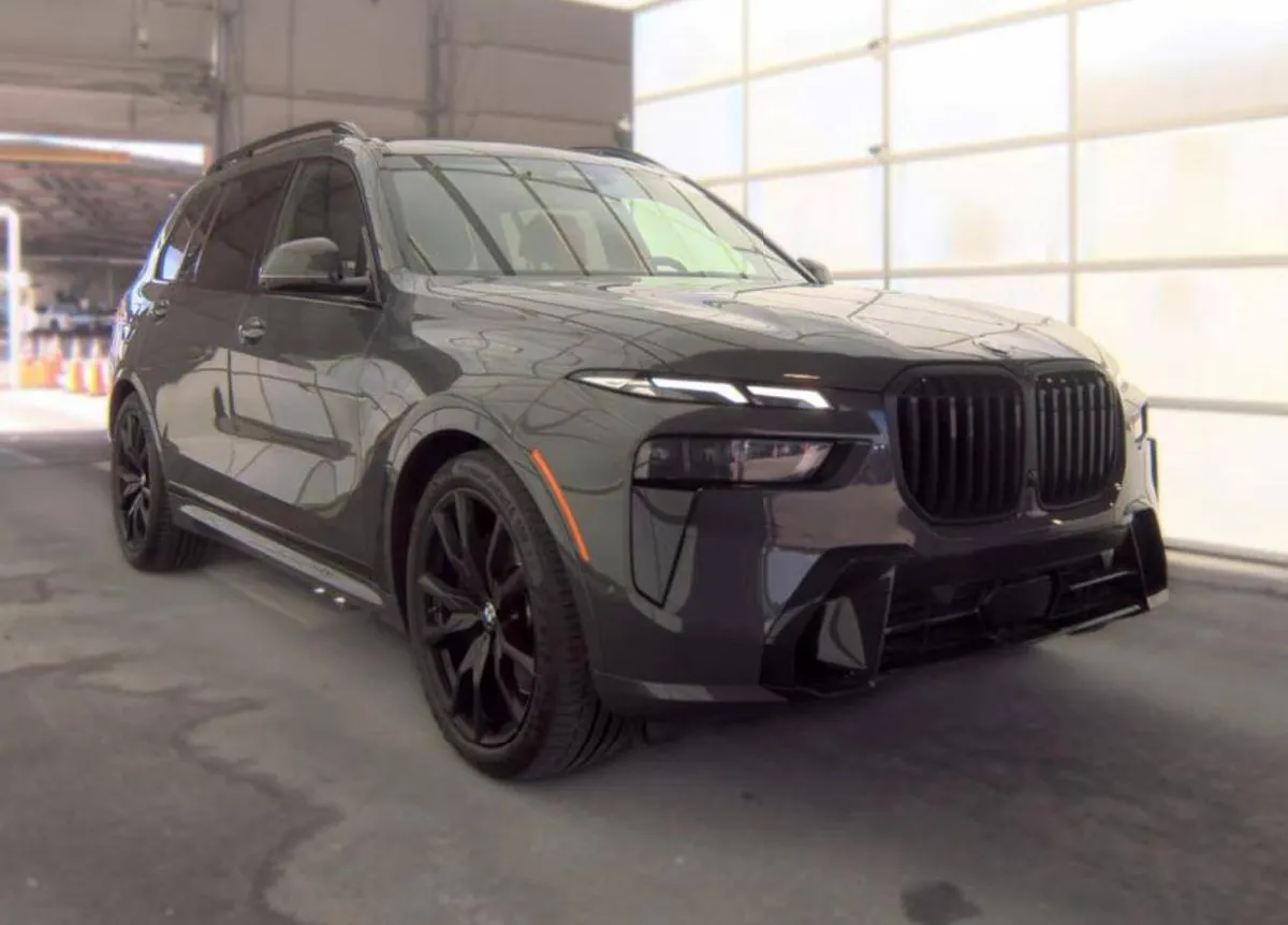 BMW X7 SPORTS ACTIVITY VEHICLE 2023