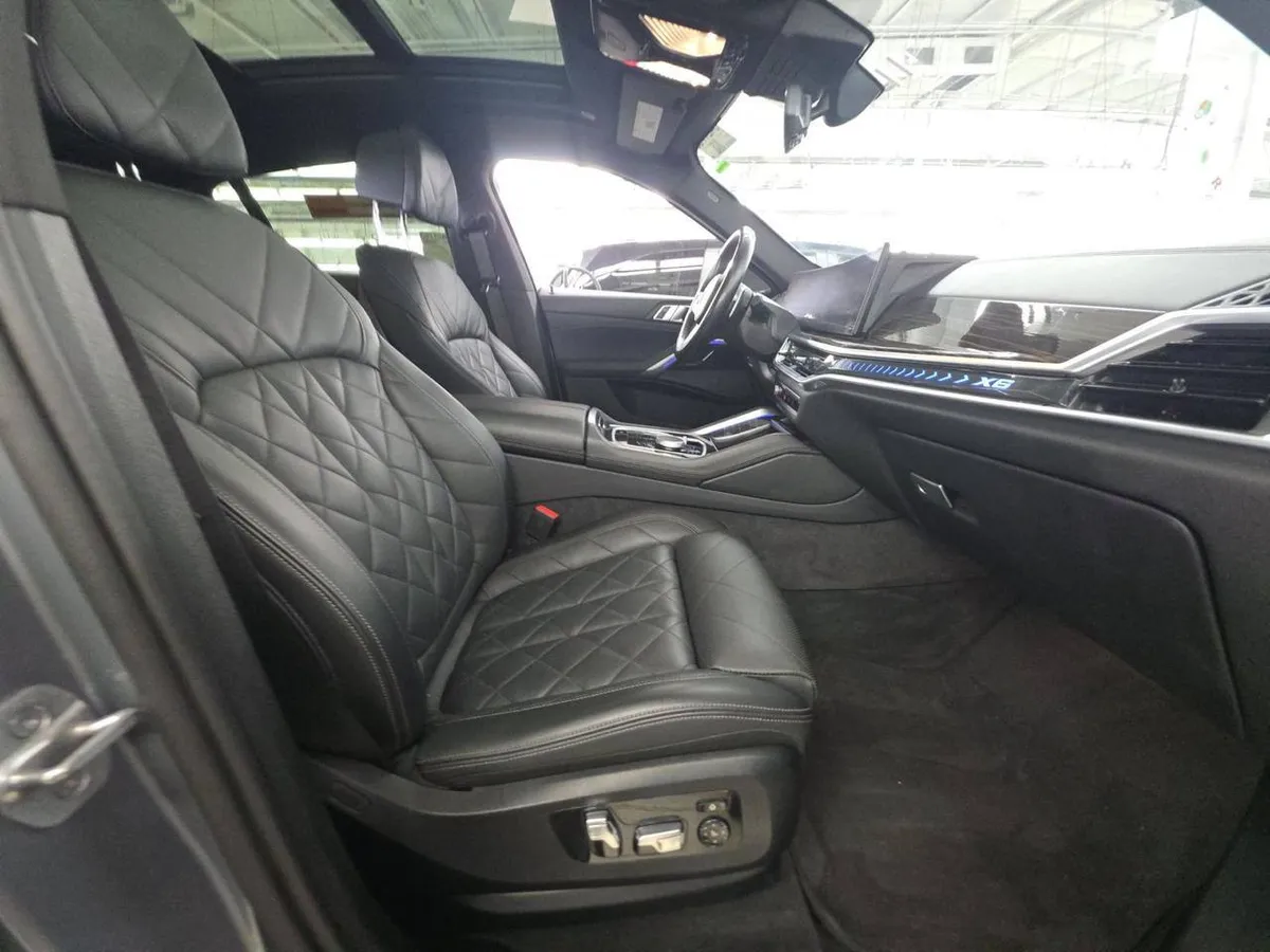 BMW X6 SPORTS ACTIVITY COUPE 2025
