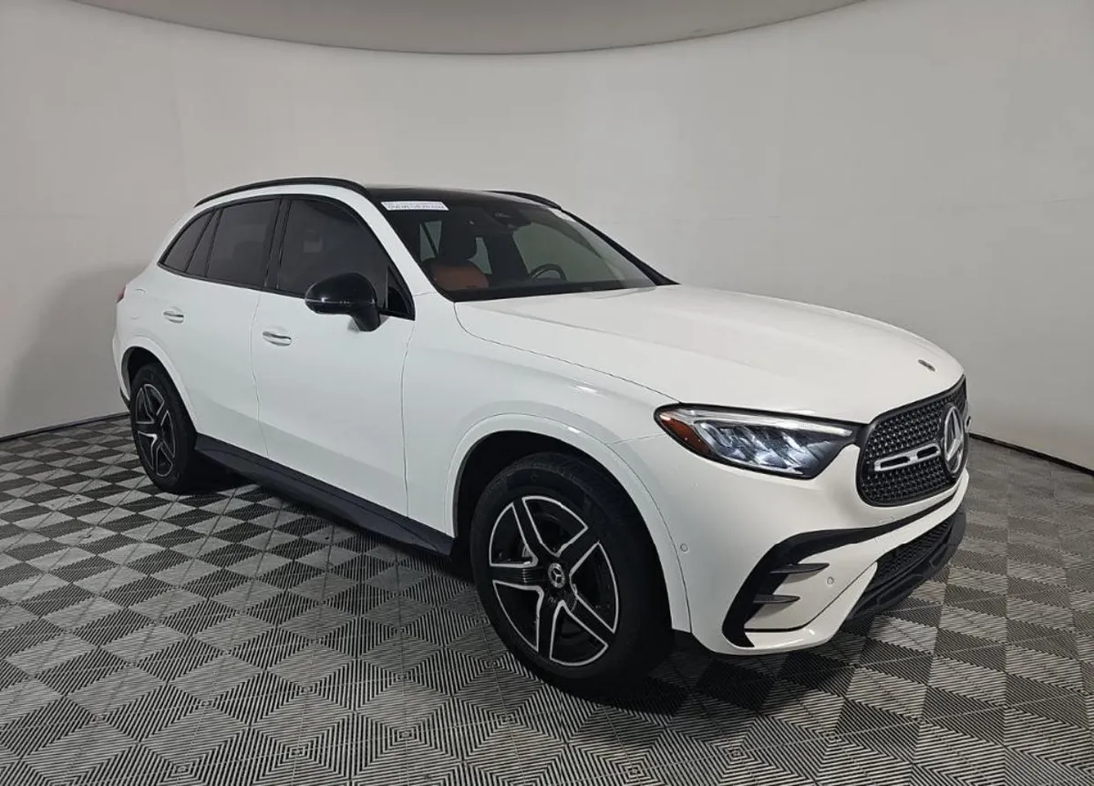 MERCEDES-BENZ GLC 300 2023