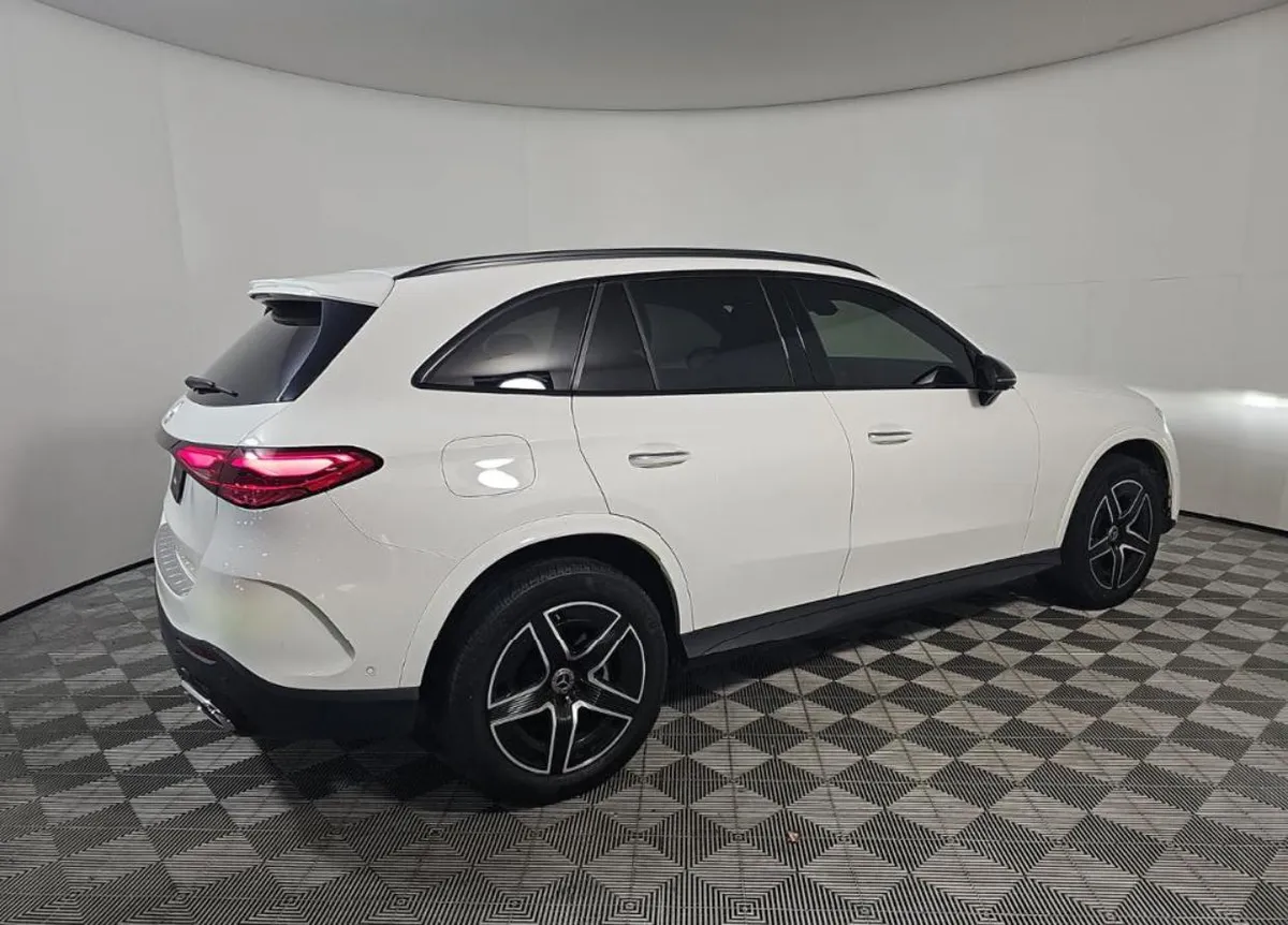 MERCEDES-BENZ GLC 300 2023