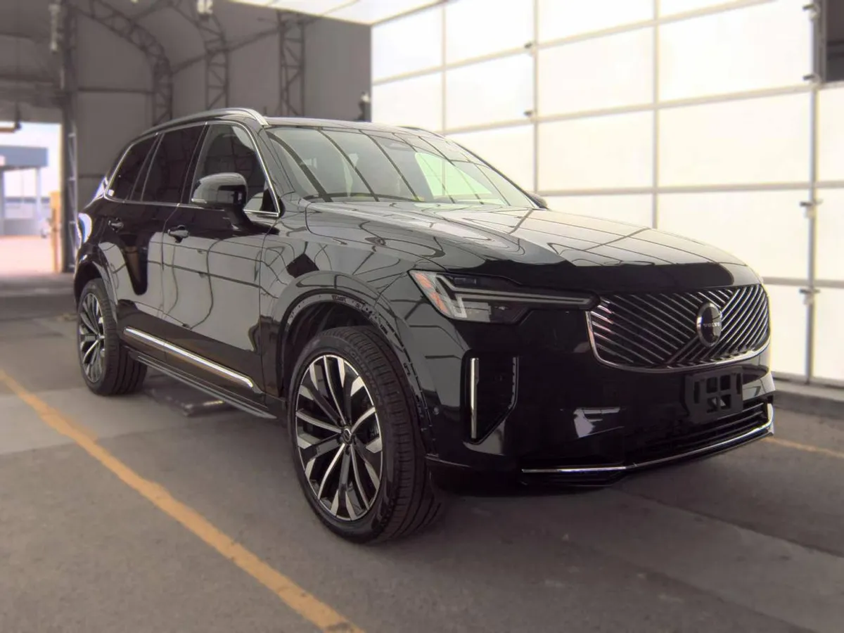 VOLVO XC90 PLUS 7-PASSENGER 2025
