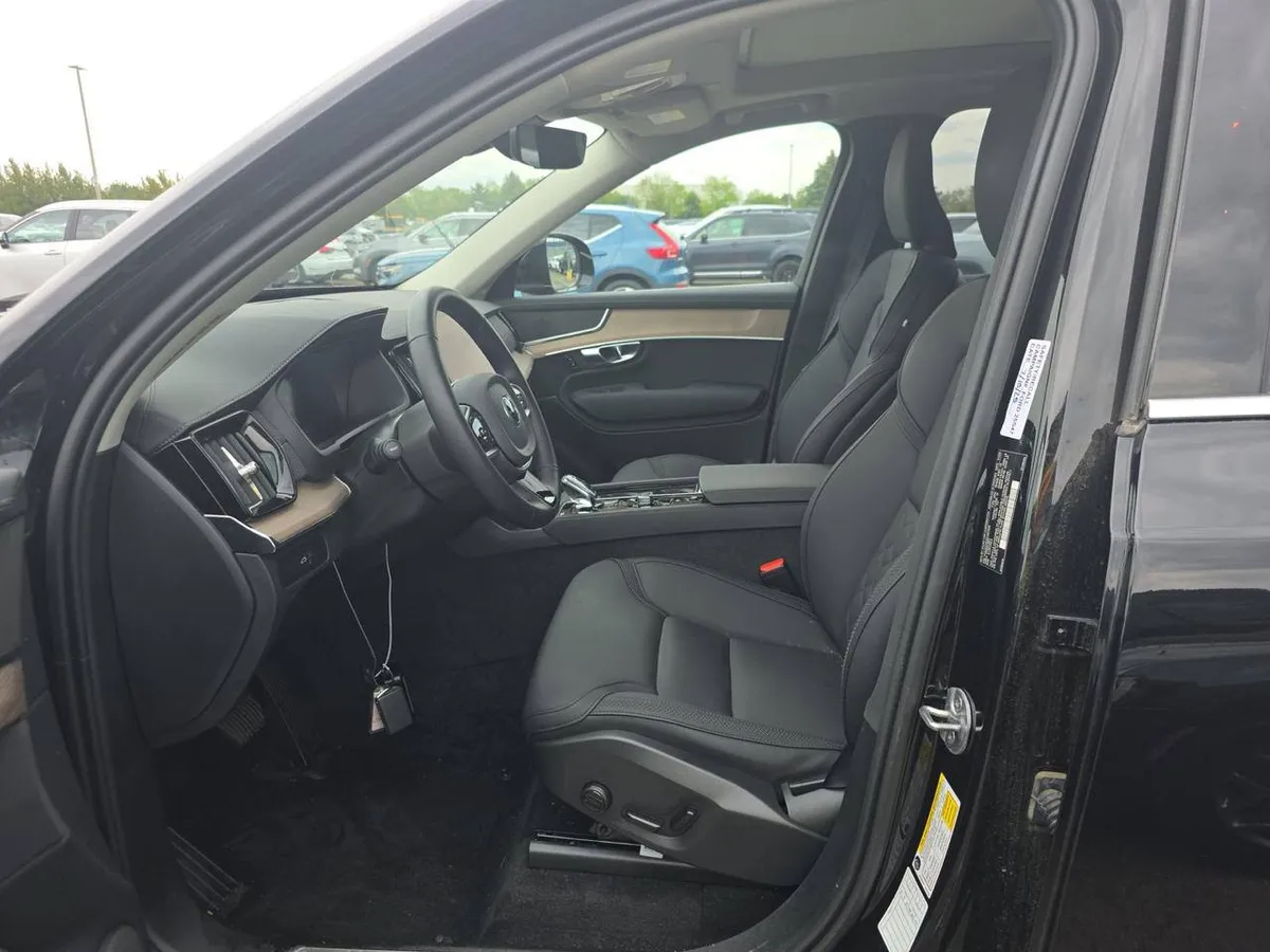 VOLVO XC90 PLUS 7-PASSENGER 2025