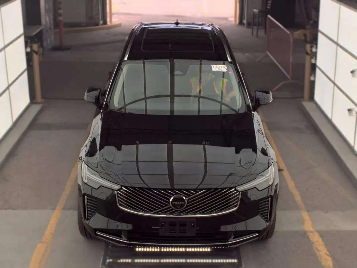VOLVO XC90 PLUS 7-PASSENGER 2025