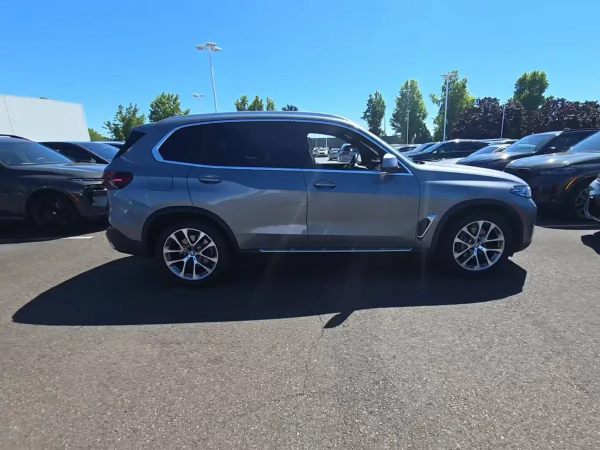 BMW X5 SPORTS ACTIVITY VEHICLE 2024