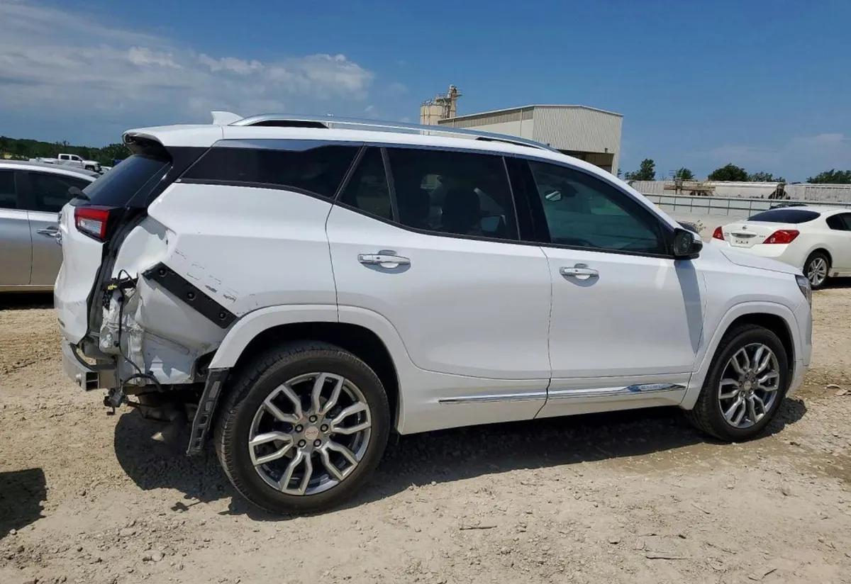 GMC TERRAIN DENALI 2023