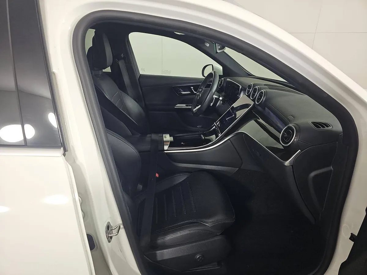 MERCEDES-BENZ GLC 300 2024