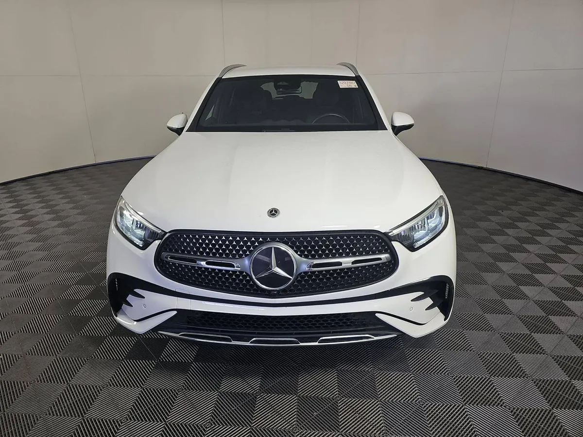 MERCEDES-BENZ GLC 300 2024