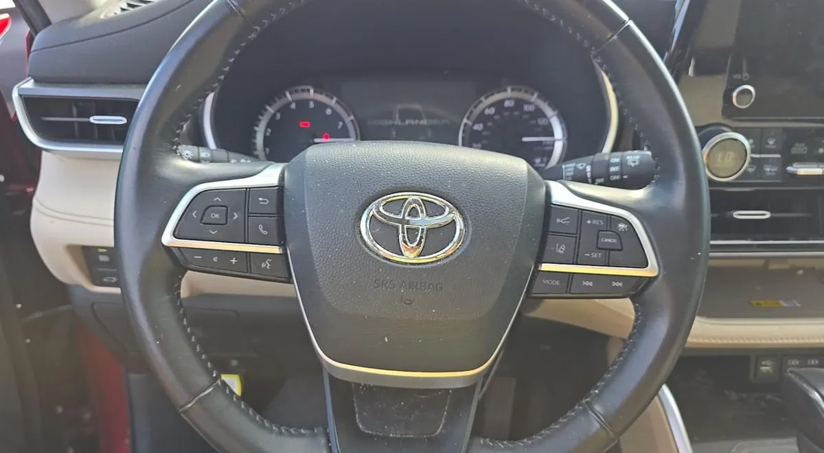 TOYOTA HIGHLANDER XLE 2023