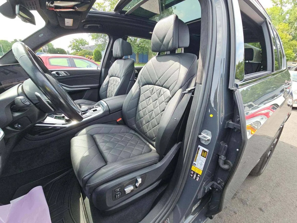 BMW X7 SPORTS ACTIVITY VEHICLE 2024