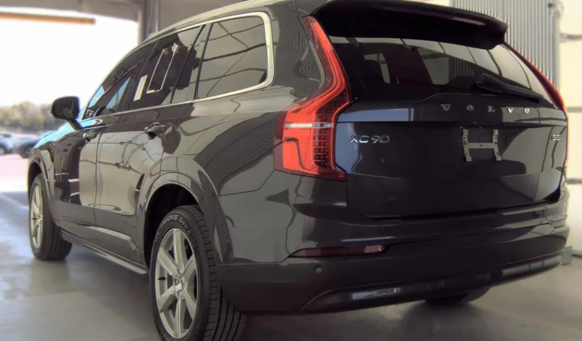 VOLVO XC90 B5 CORE 7-PASSENGER 2023