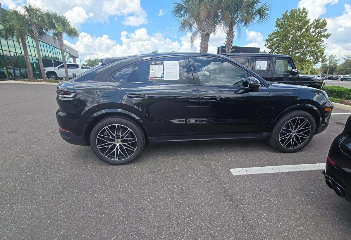 PORSCHE CAYENNE COUPE 2024
