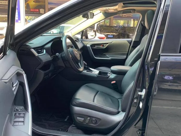 TOYOTA RAV4 FASHION EDITION 2022
