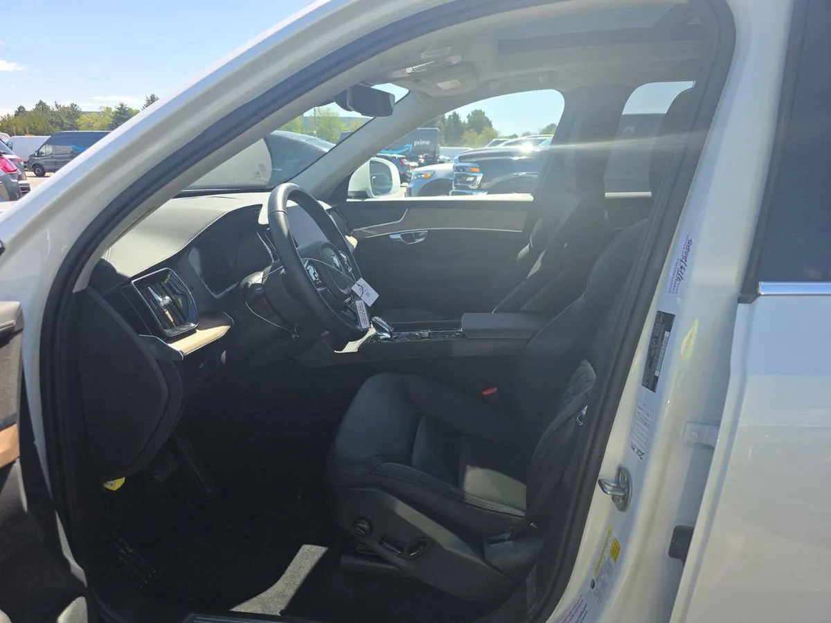 VOLVO XC90 PLUS 7-PASSENGER 2025