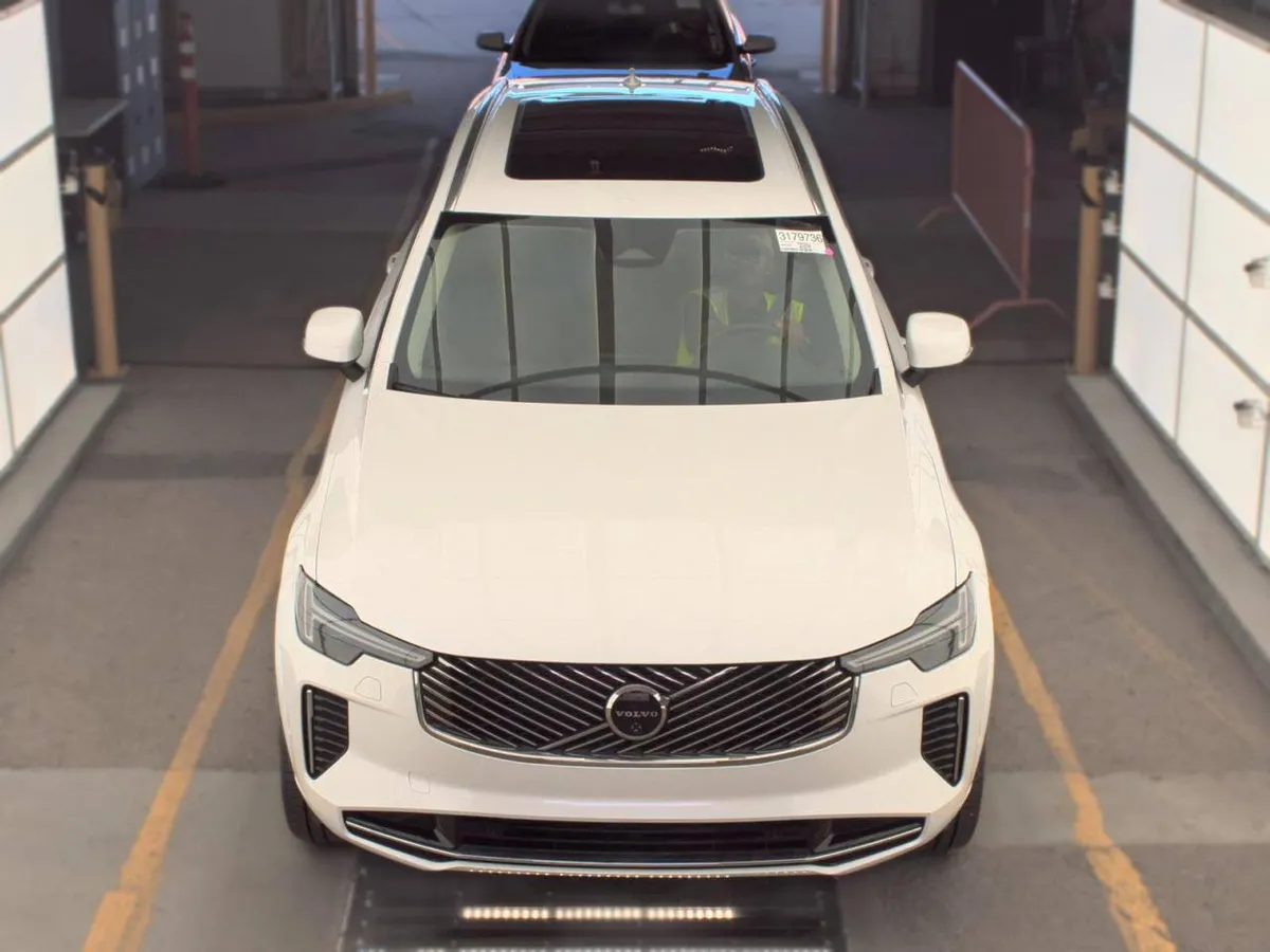 VOLVO XC90 PLUS 7-PASSENGER 2025