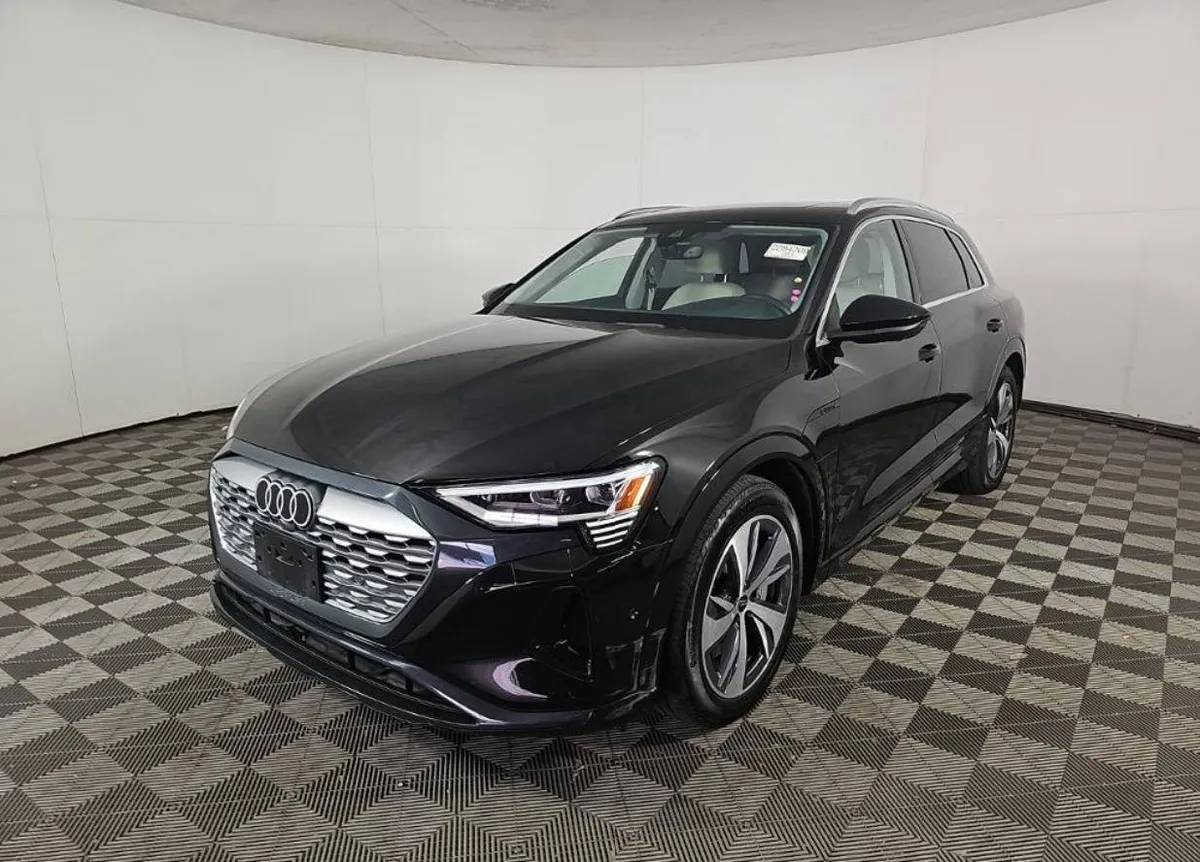 AUDI Q8 E-TRON PREMIUM PLUS 2024