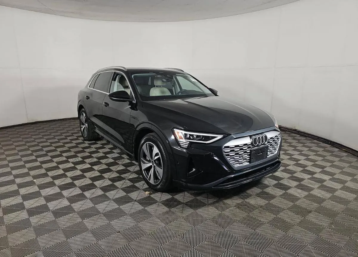 AUDI Q8 E-TRON PREMIUM PLUS 2024