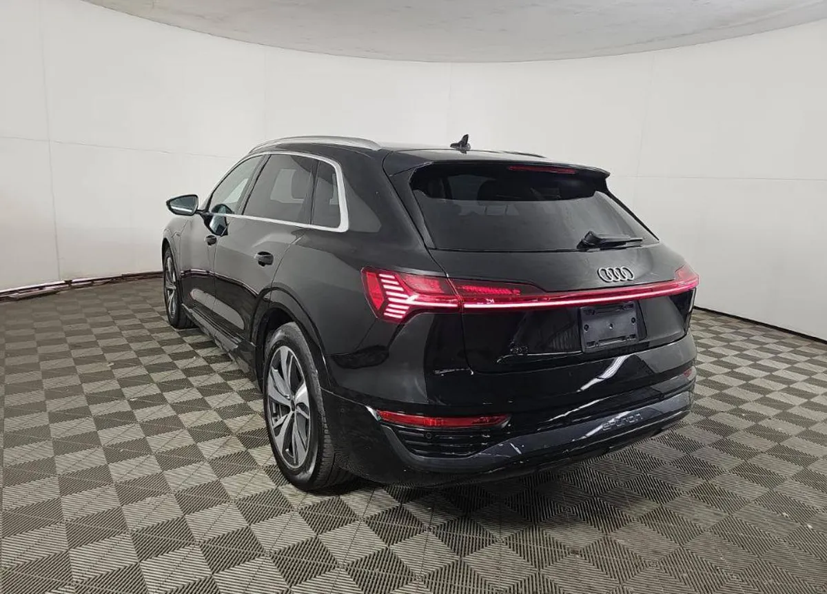 AUDI Q8 E-TRON PREMIUM PLUS 2024