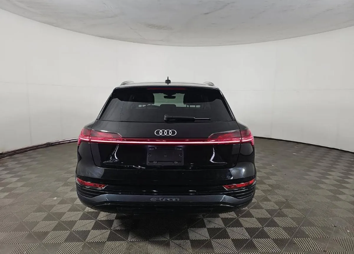 AUDI Q8 E-TRON PREMIUM PLUS 2024