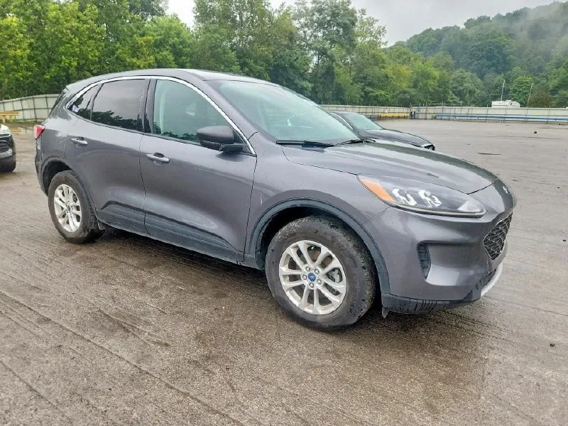 FORD ESCAPE SE 2022