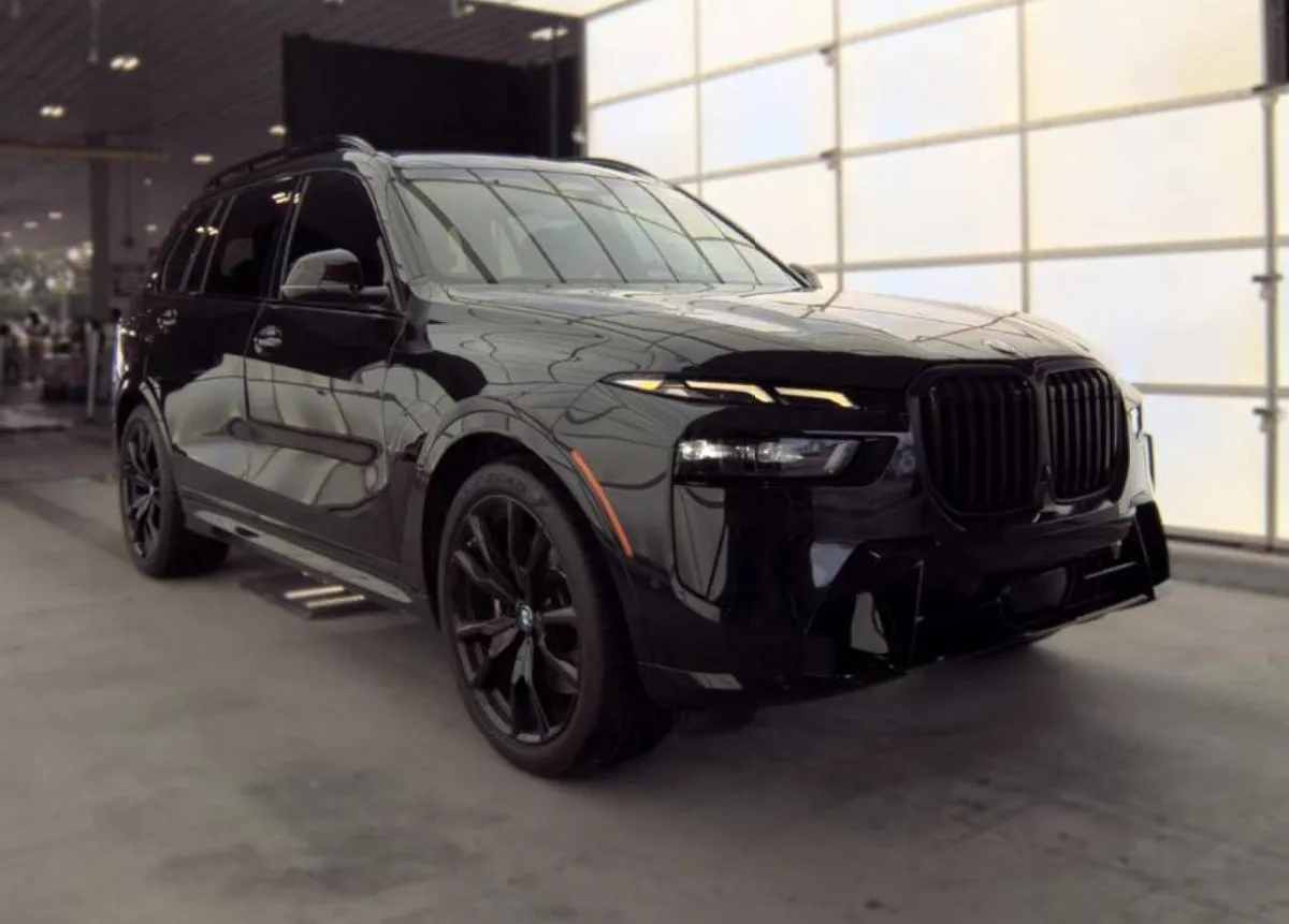 BMW X7 SPORTS ACTIVITY VEHICLE 2023