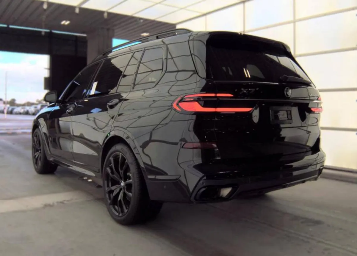 BMW X7 SPORTS ACTIVITY VEHICLE 2023