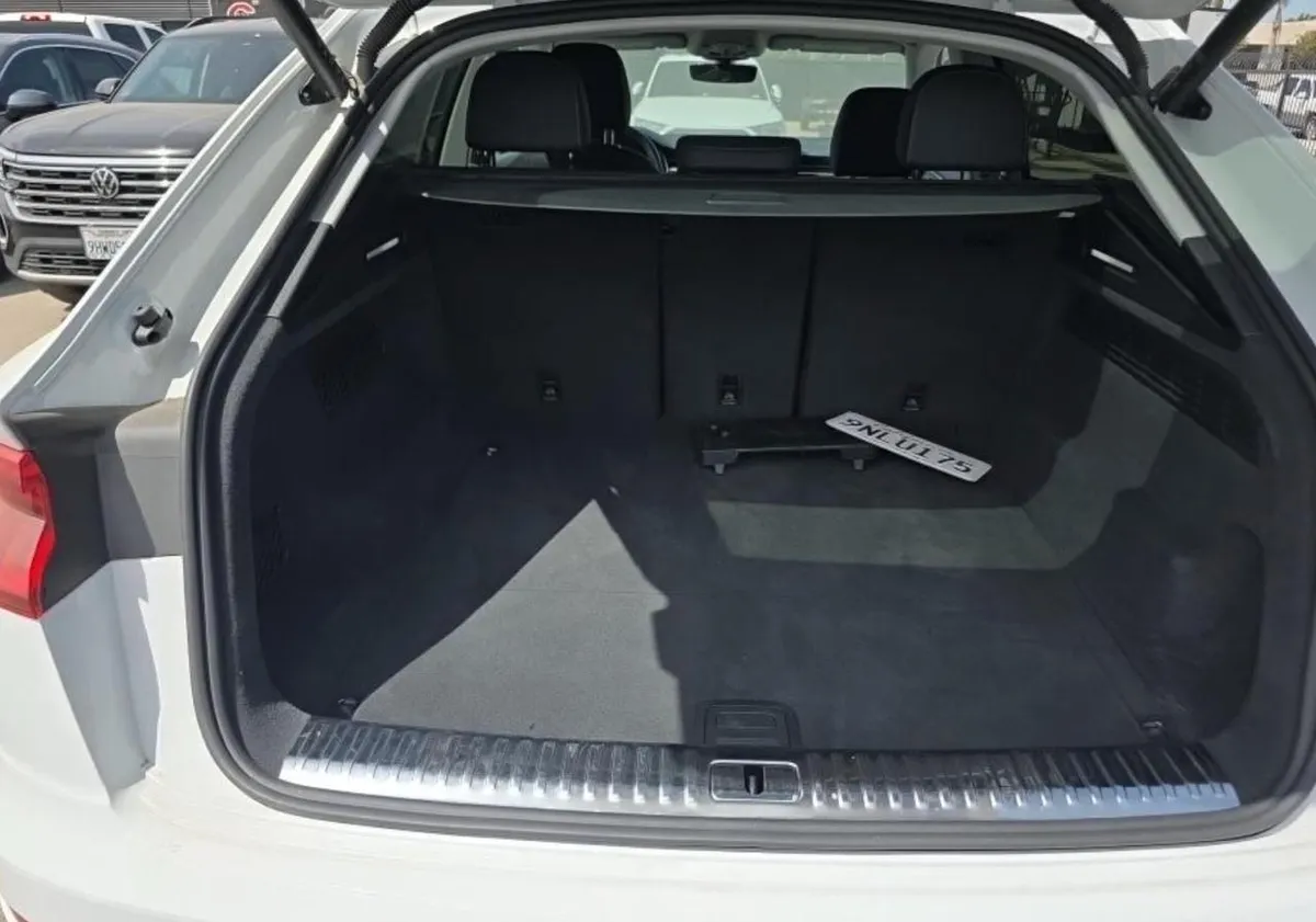 AUDI Q8 PREMIUM 2023