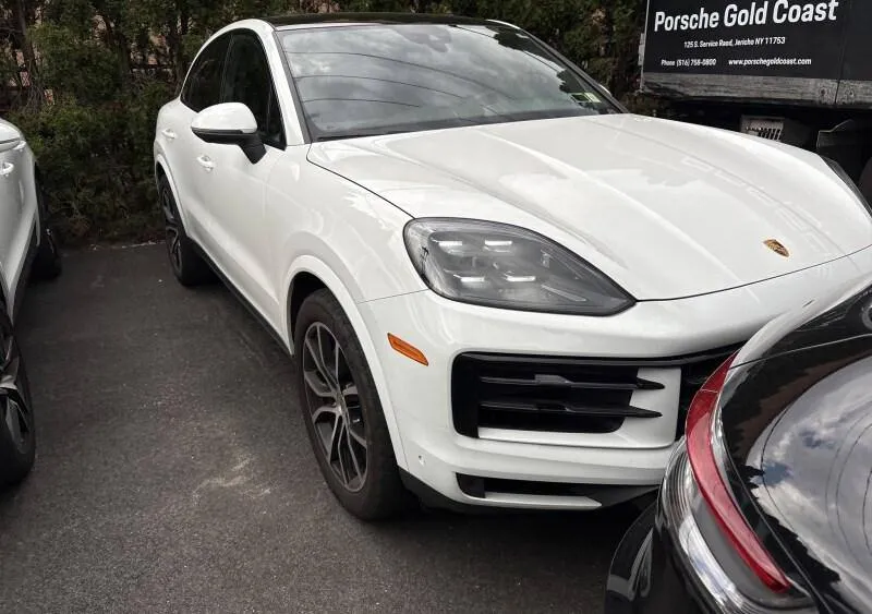 PORSCHE CAYENNE COUPE 2024