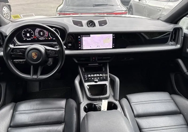 PORSCHE CAYENNE COUPE 2024