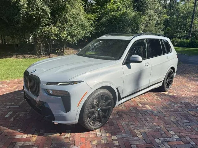 BMW X7 SPORTS ACTIVITY VEHICLE 2023