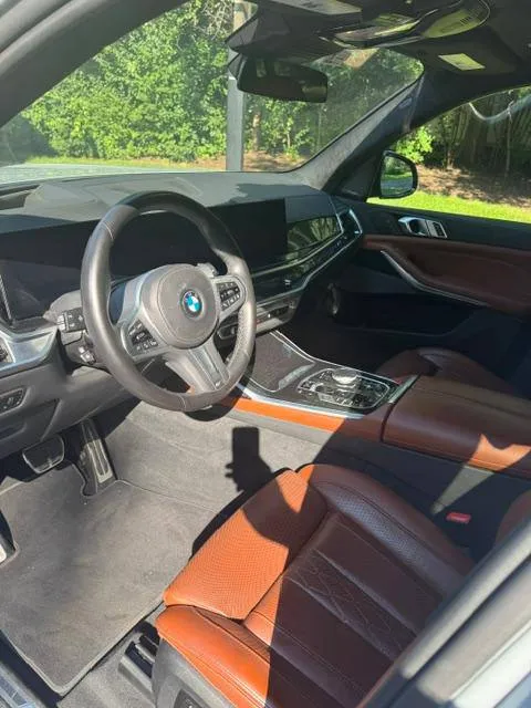 BMW X7 SPORTS ACTIVITY VEHICLE 2023