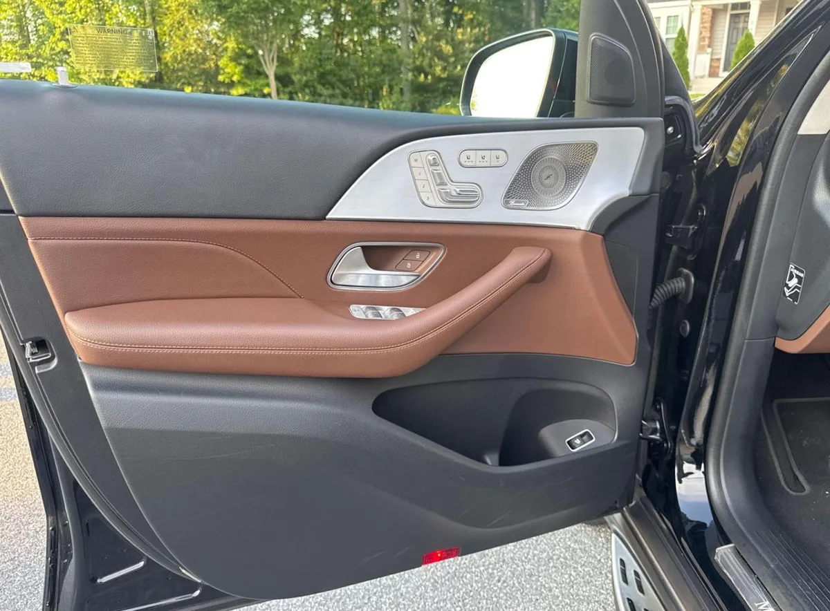 MERCEDES-BENZ GLS AMG LINE (СПОРТИВНЫЙ ОБВЕС УВЕЛИЧЕННЫЕ ТОРМОЗНЫЕ ДИСКИ AMG РУЛЬ СПОРТИВНЫЕ ПЕДАЛИ) NIGHT PACKAGE (ЧЕ 2024