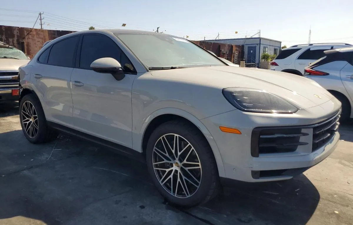 PORSCHE CAYENNE COUPE 2024