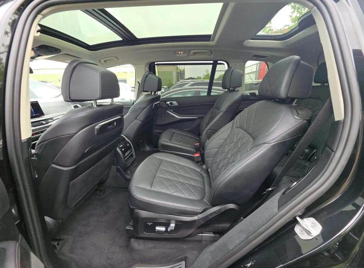 BMW X7 EXECUTIVE PACKAGE (МАССАЖ ПЕРЕДНИХ СИДЕНИЙ МЯГКОЕ ЗАКРЫВАНИЕ ДВЕРЕЙ СТЕКЛЯННЫЕ ЭЛЕМЕНТЫ УПРАВЛЕНИЯ H 2024