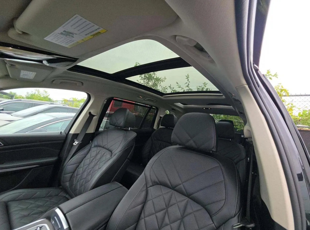 BMW X7 EXECUTIVE PACKAGE (МАССАЖ ПЕРЕДНИХ СИДЕНИЙ МЯГКОЕ ЗАКРЫВАНИЕ ДВЕРЕЙ СТЕКЛЯННЫЕ ЭЛЕМЕНТЫ УПРАВЛЕНИЯ H 2024