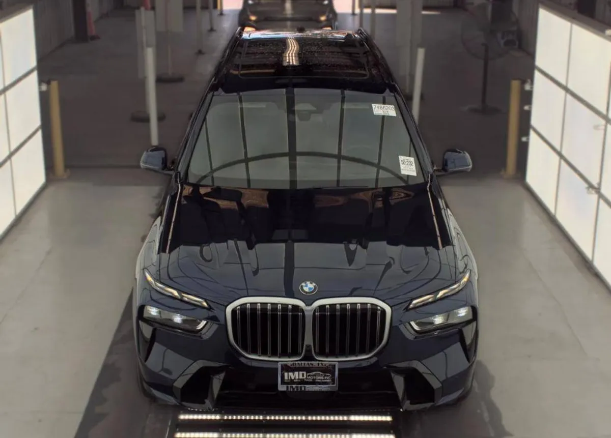 BMW X7 SPORTS ACTIVITY VEHICLE 2023