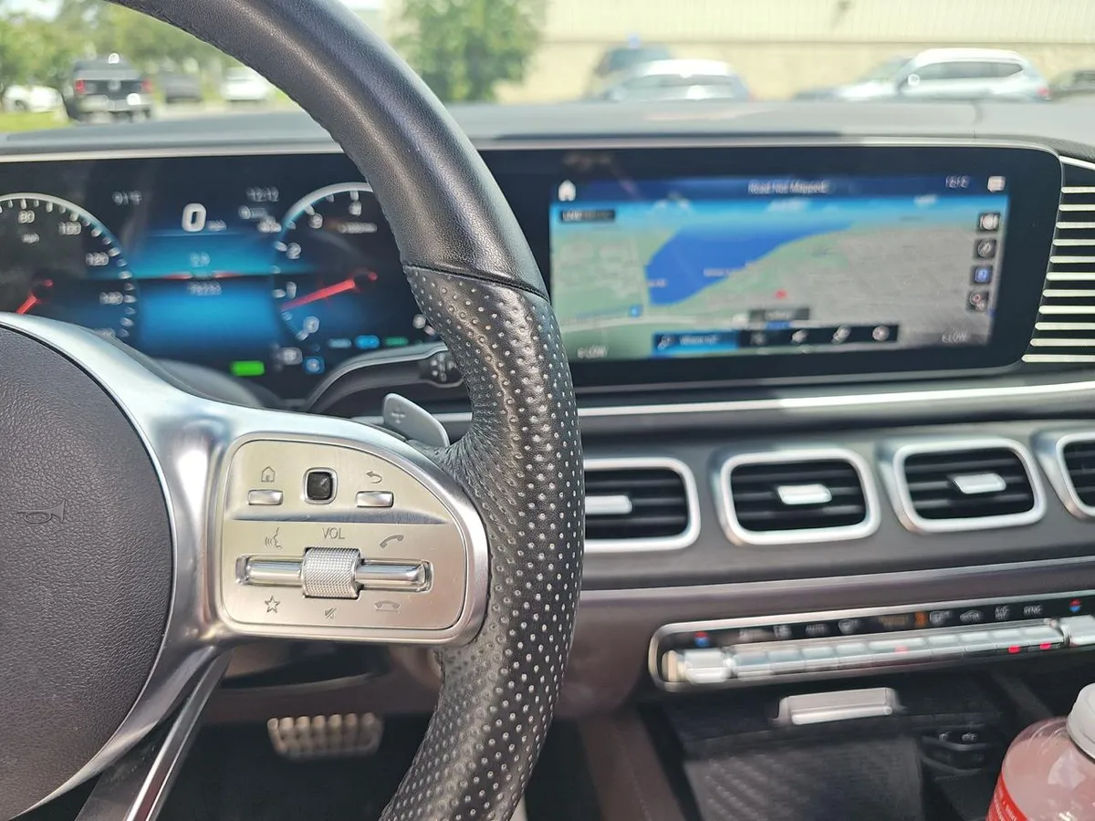 MERCEDES-BENZ GLS AMG LINE (СПОРТИВНЫЙ ОБВЕС 22 AMG ДИСКИ СПОРТИВНЫЕ ПЕДАЛИ ПЕРФОРИРОВАННЫЕ ТОРМОЗНЫЕ ДИСКИ) WARMTH & 2023
