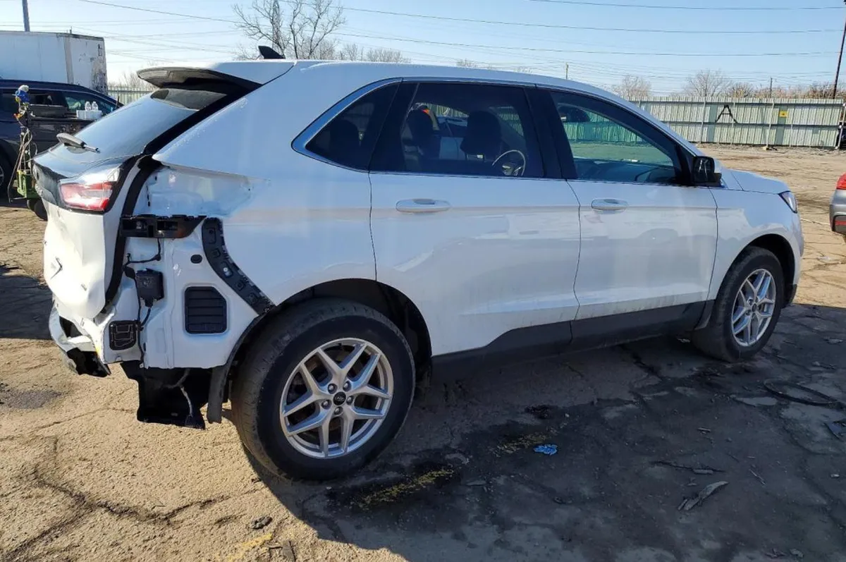 FORD EDGE SEL 2023