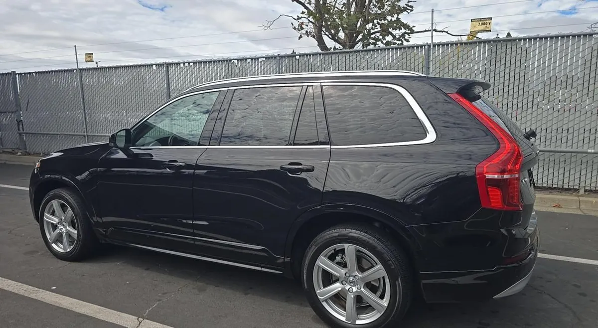 VOLVO XC90 T5 MOMENTUM 7-PASSENGER 2022
