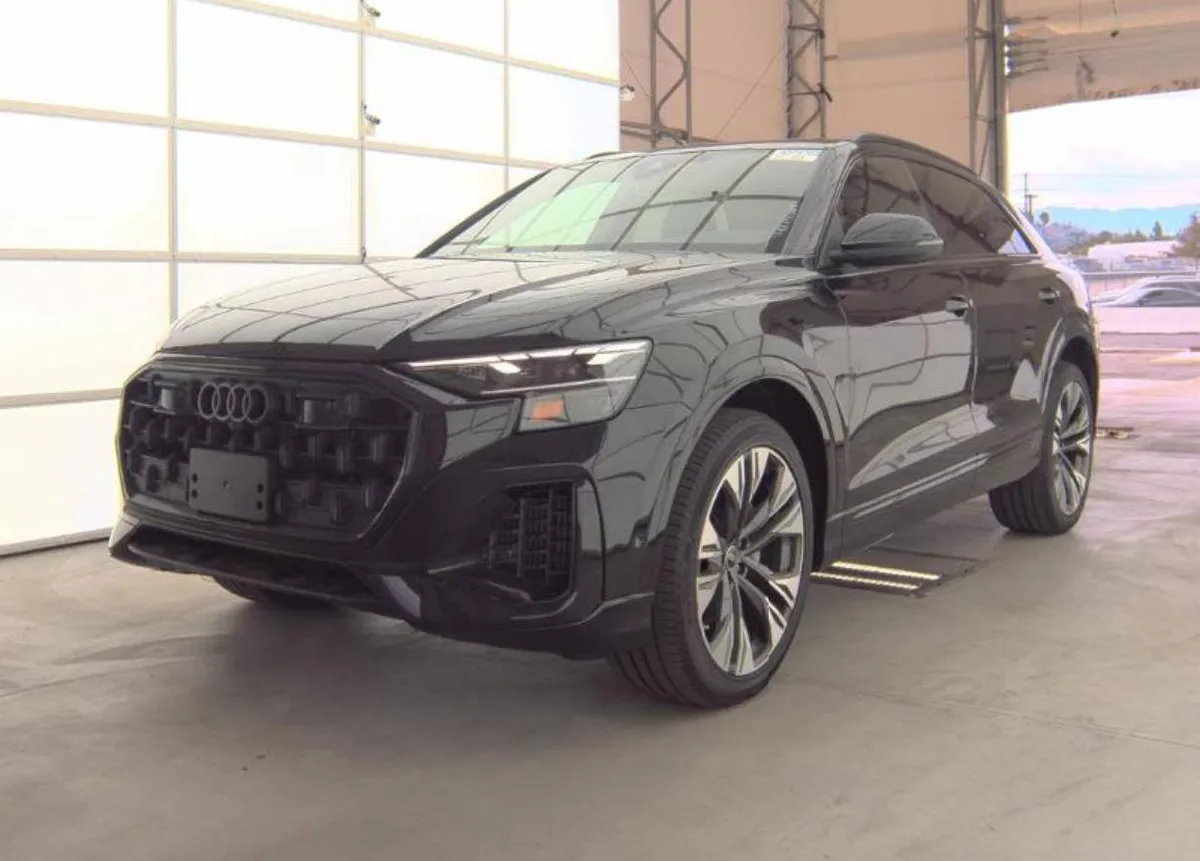 AUDI Q8 PREMIUM 2024