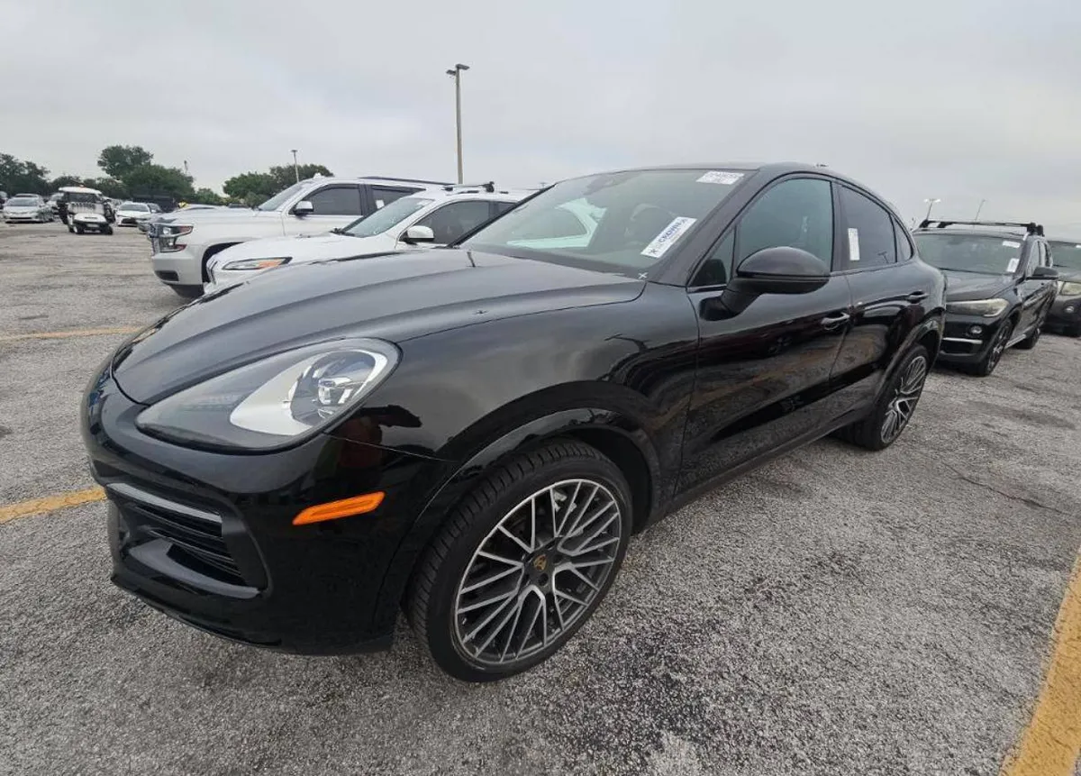 PORSCHE CAYENNE COUPE 2023