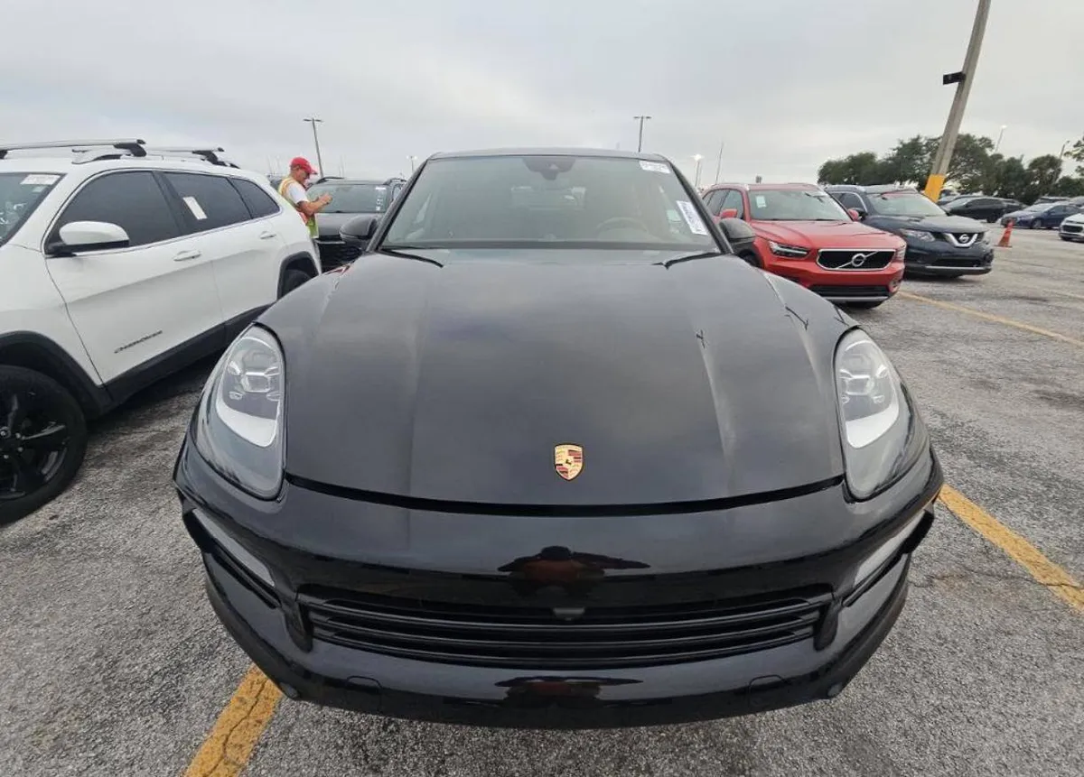 PORSCHE CAYENNE COUPE 2023