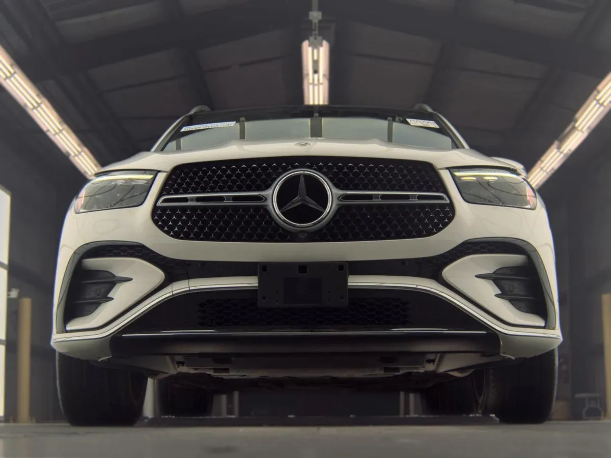 MERCEDES-BENZ GLE AMG LINE (СПОРТИВНЫЙ ОБВЕС ПЕРФОРИРОВАННЫЕ ТОРМОЗНЫЕ ДИСКИ 21 AMG MULTISPOKE ДИСКИ) DRIVER ASSISTANC 2024