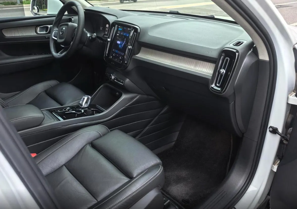VOLVO XC40 B4 AWD INSCRIPTION 2023