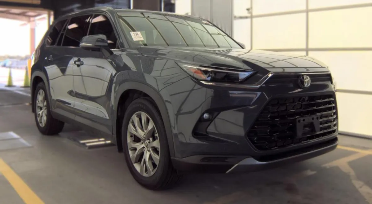 TOYOTA GRAND HIGHLANDER LIMITED 2024