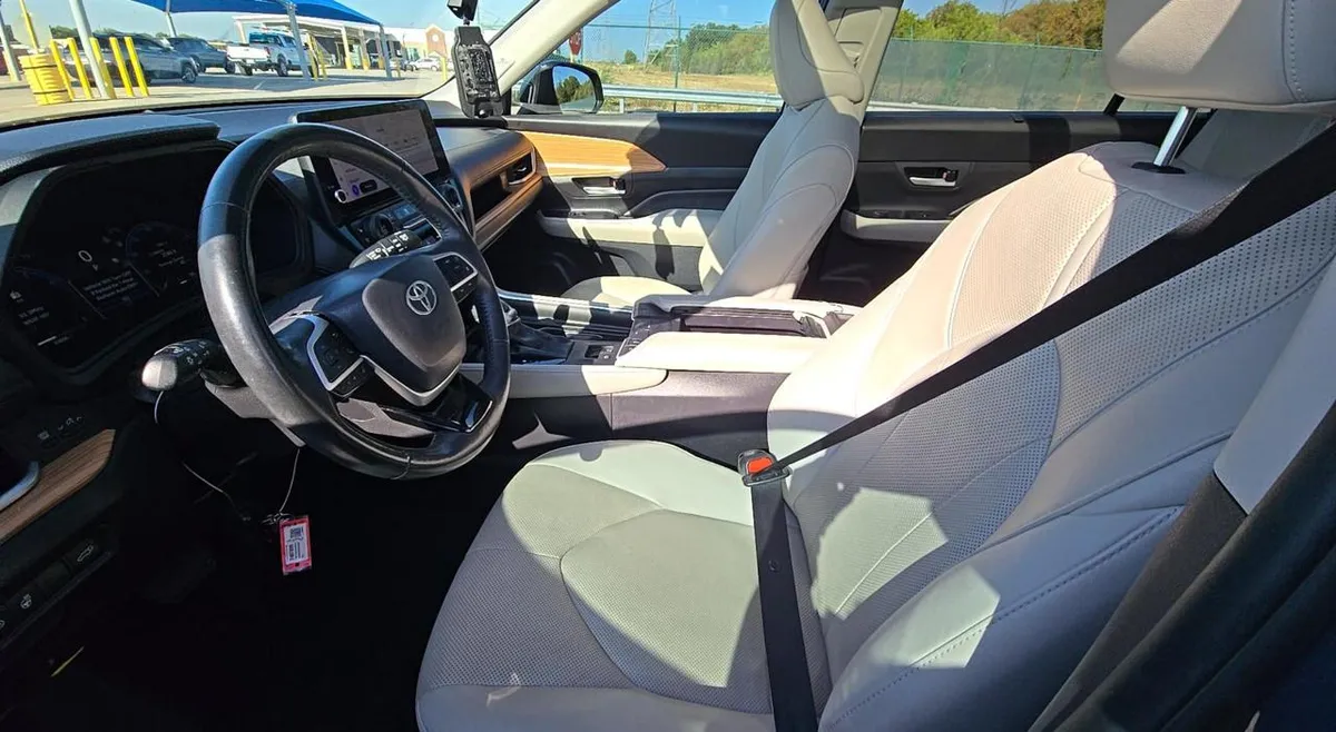 TOYOTA GRAND HIGHLANDER LIMITED 2024