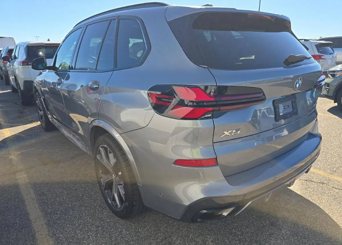 BMW X5 SPORTS ACTIVITY VEHICLE 2024