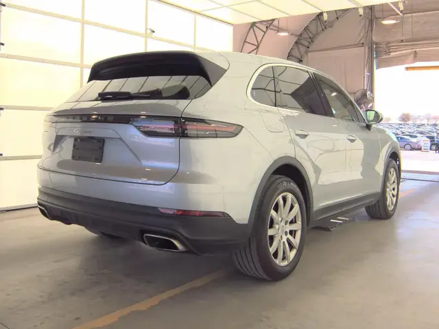 PORSCHE CAYENNE 2022