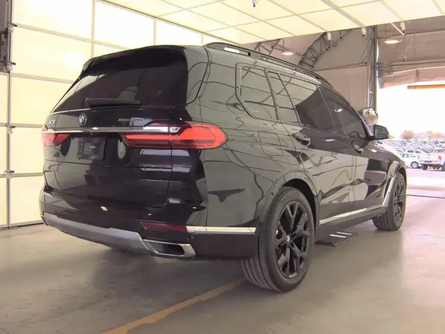 BMW X7 SPORTS ACTIVITY VEHICLE 2021
