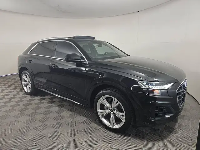 AUDI Q8 2023